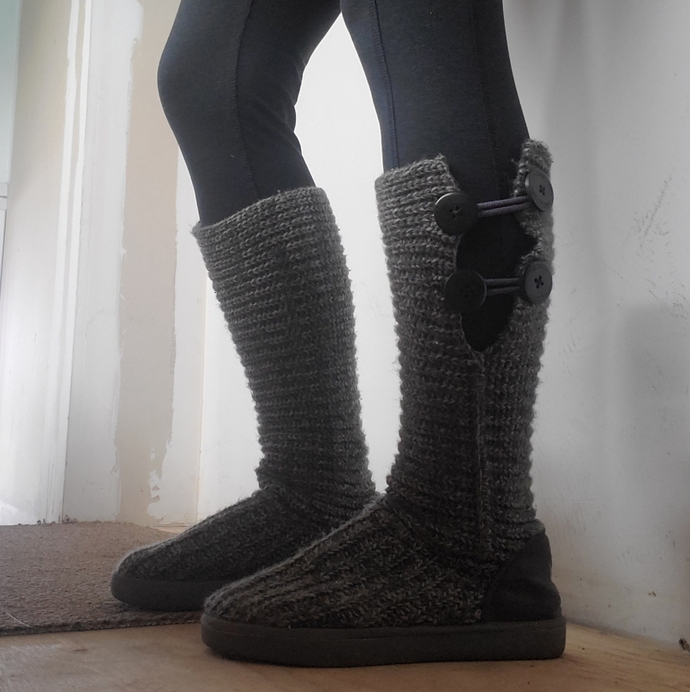 American Eagle Outfitters Gray Knit Ankle Boots